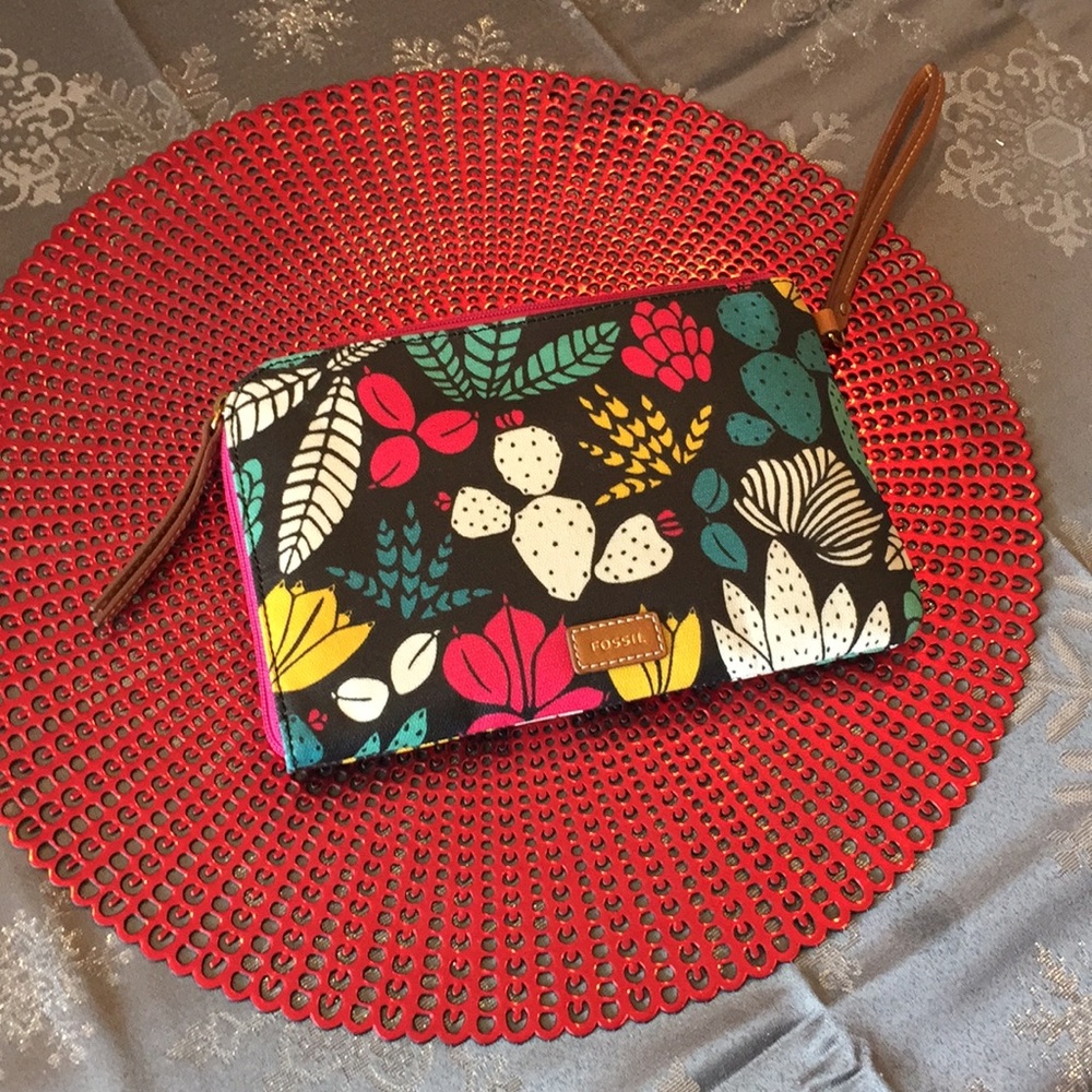 Fossil Eliza Large Wristlet Dark Floral/New